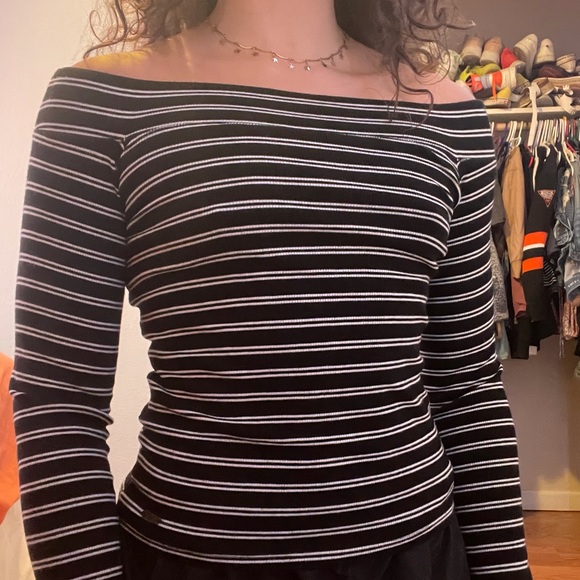 Hollister off the shoulder striped long sleeve - Picture 1 of 2
